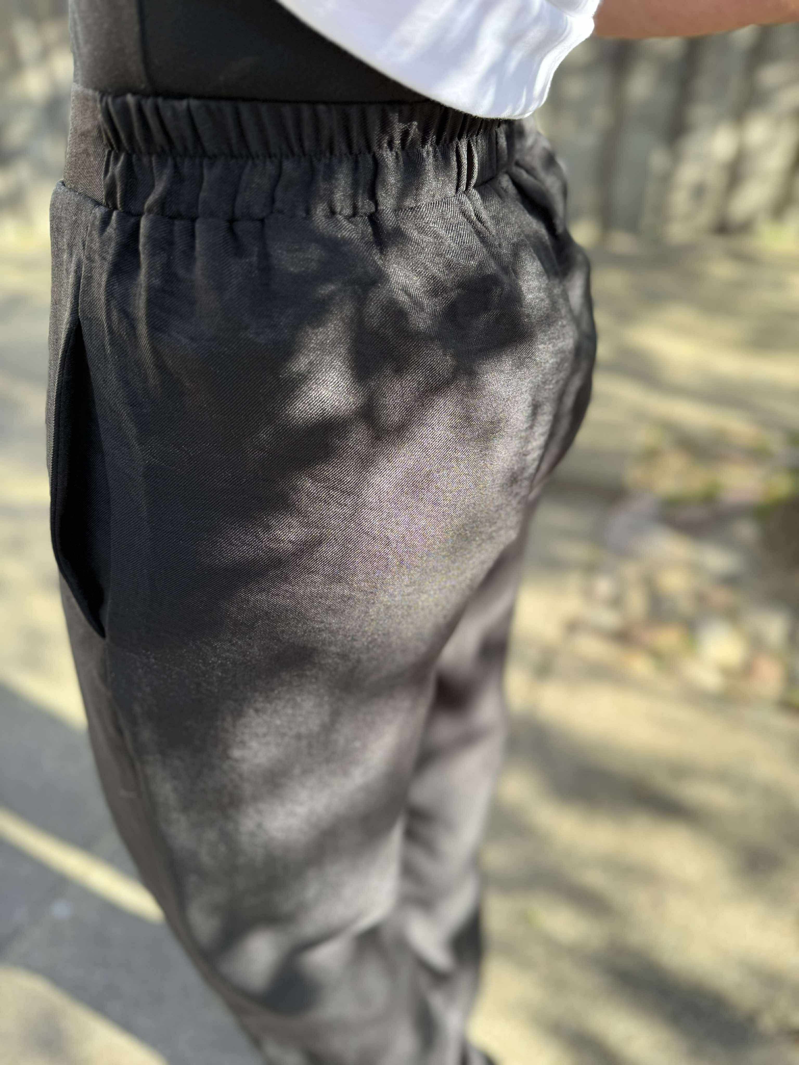 VMMELANEY Trousers - Black